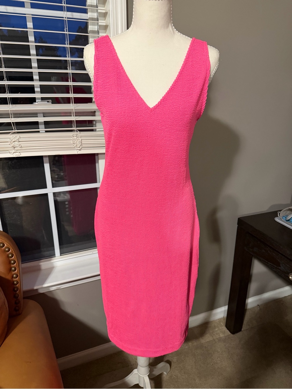 Lilly Pulitzer Sleeveless V-Neck Hot Pink Knit Sheath Dress